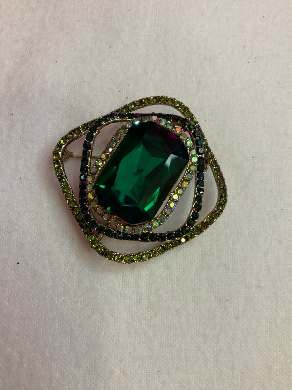 Gorgeous Large Emerald Green Crystal Statement Brooch/Pendant (Y-6)